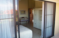 Casa de Campo - Las Pinas 7 "WHITE BEDROOM"