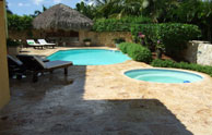 Villa Pool & Jacuzzi